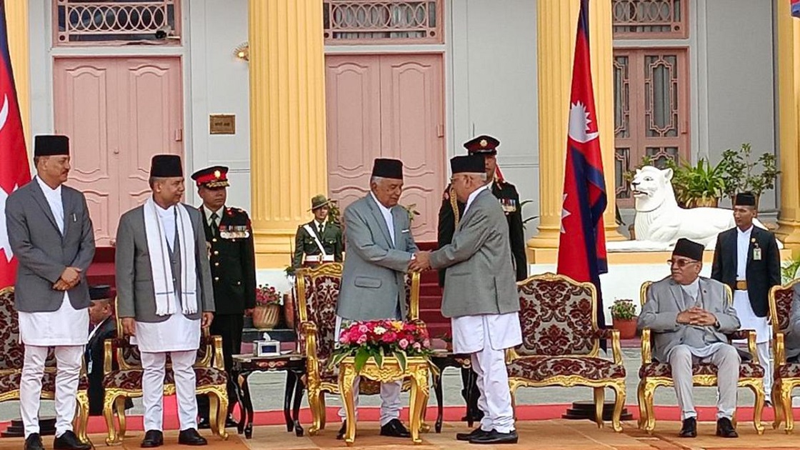 KP Oli: বলেন্দ্র শাহের শপথের পরের দিনই বাড়ি থেকে গ্রেফতার নেপালের প্রাক্তন প্রধানমন্ত্রী, হতে পারে হাজতবাস