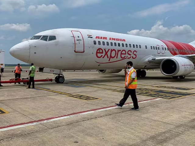 Air India Flights: ‘অসুস্থ’ এয়ার ইন্ডিয়ার শতাধিক কেবিন ক্রু! কর্মীসঙ্কটের জেরে বাতিল ৭০টির বেশি উড়ান
