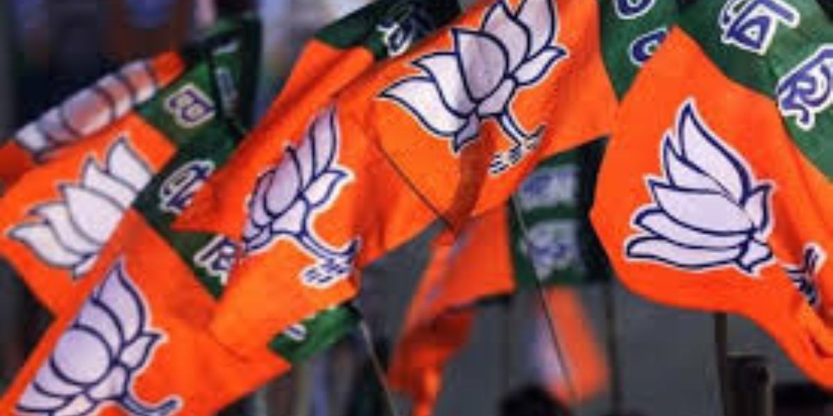 west bengal election 2026 jadavpur heats up with political clashes immediately after voting ends bjp agents home attacked and party office vandalized allegations leveled against the trinamool