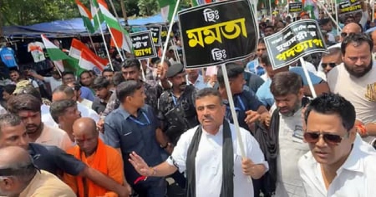 Nabanna Aabhiyan: নবান্ন অভিযানকে ঘিরে ধুন্ধুমার, অবস্থান বিক্ষোভ শুভেন্দুর, সাঁতরাগাছিতে জ্বলল আগুন