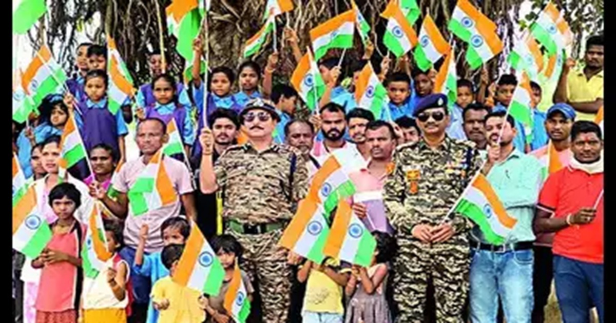 Chhattisgarh after 78 years 29 naxal hit villages hoisted tricolour for the first time