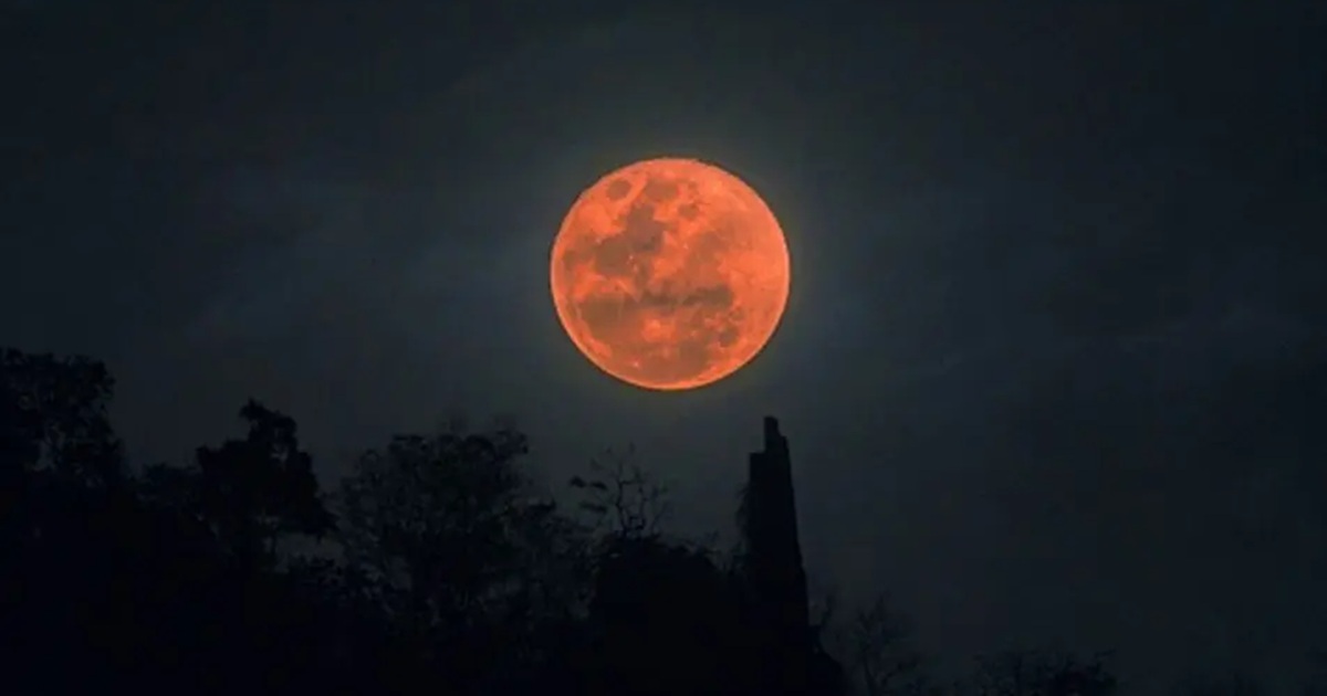 total-lunar-eclipse-september-7-blood-moon-chandra-grahan-time-in-india-kolkata
