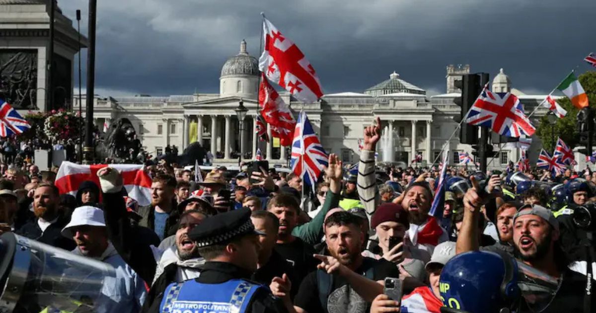 London News Clashes Erupt as Tommy Robinsons Rally Draws Over 100000 People