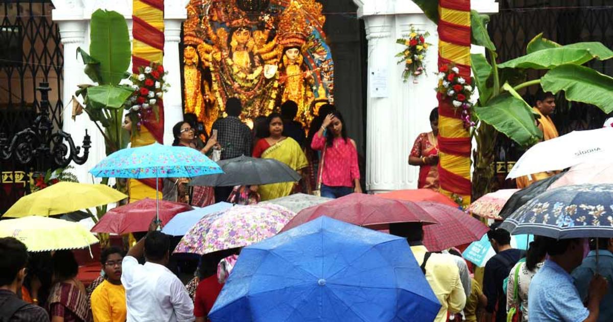rain starts kolkata weather forecast south bengal ashtami navami vijaya dashami