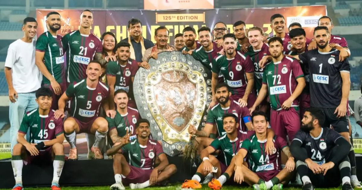 Mohun Bagan: যুবভারতীতে দীপাবলির রোশনাই! আইএফএ শিল্ড জিতল বাগান