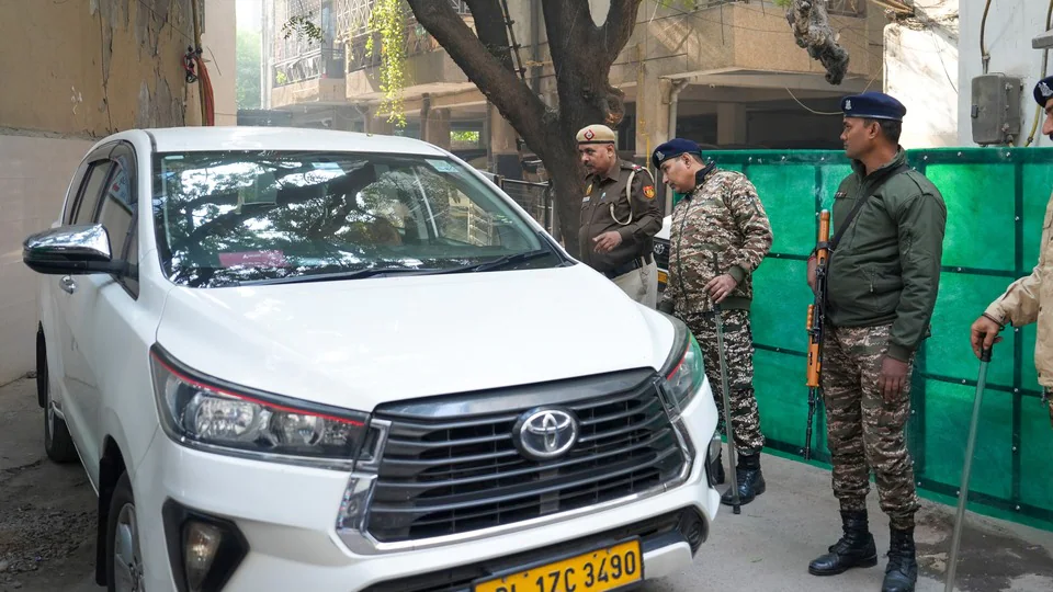 delhi-blast-investigation-news-accused-of-renting-house-in-the-name-of-selling-fruits-searches-conducted-in-5-cities-1-arrested-in-kashmir