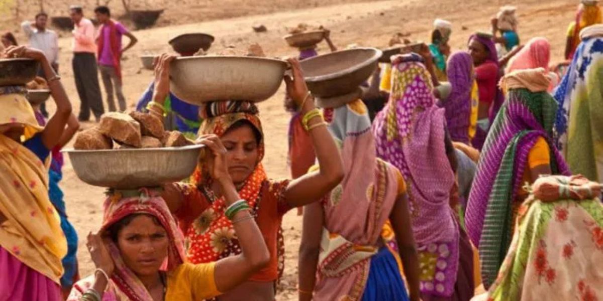 modi-government-at-the-center-increased-the-income-of-workers-in-100-days-of-work-even-in-the-name-of-liberation-from-colonial-mentality