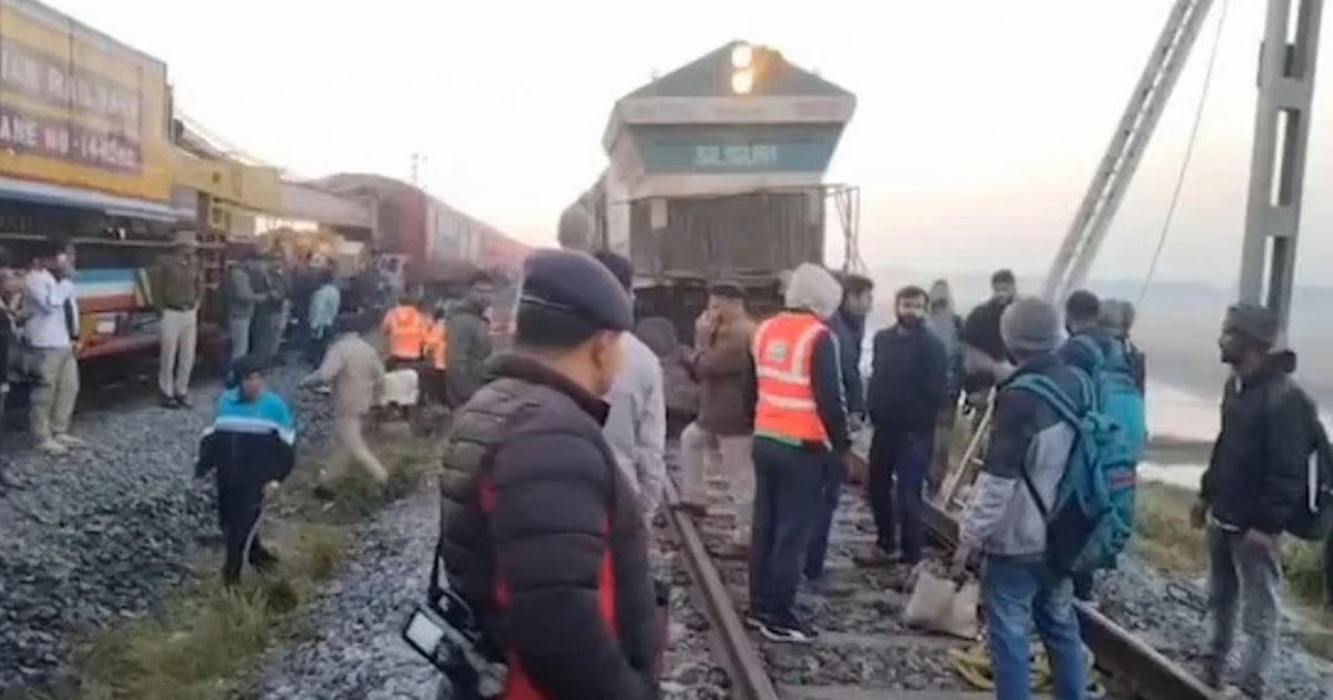 Rajdhani Express Derail: অসমে রাজধানী এক্সপ্রেসের ধাক্কায় ৮ হাতির মৃত্যু, ইঞ্জিন ও ৫ কামরা লাইনচ্যুত