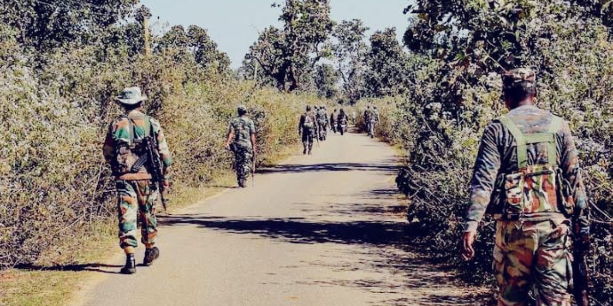 Chhattisgarh: ছত্তিশগড়ের বিজাপুর জেলায় নিরাপত্তা বাহিনীর সঙ্গে সংঘর্ষে দুই মাওবাদী নিহত