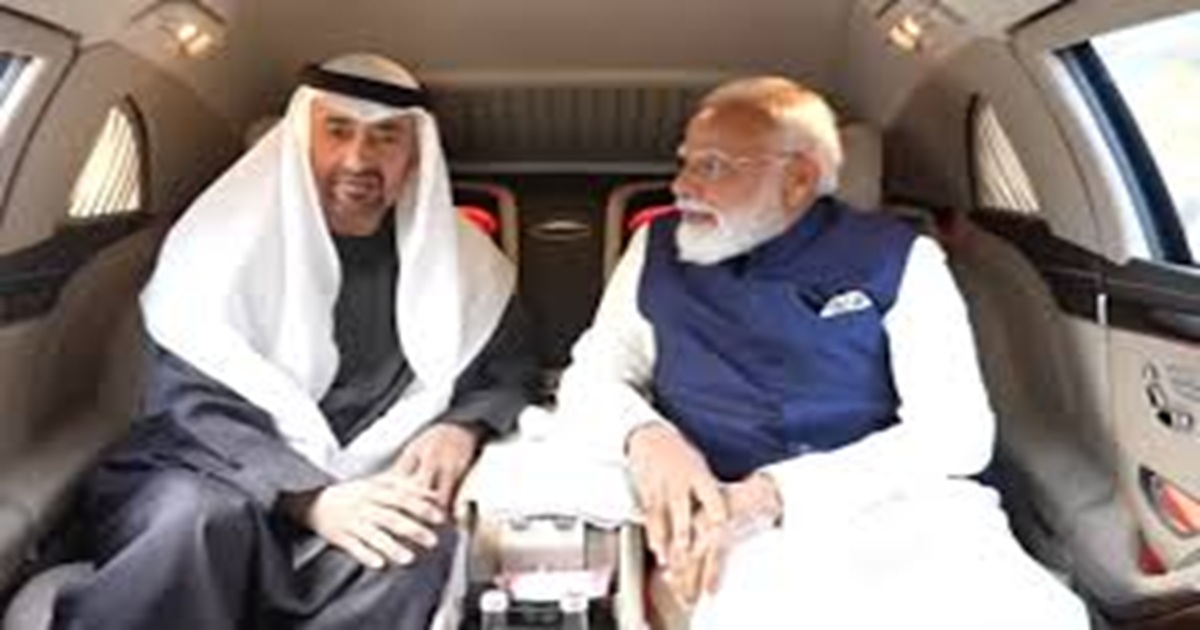 PM Modi: আরব আমিরশাহির প্রেসিডেন্টকে স্বাগত জানাতে দিল্লি বিমানবন্দরে প্রধানমন্ত্রী