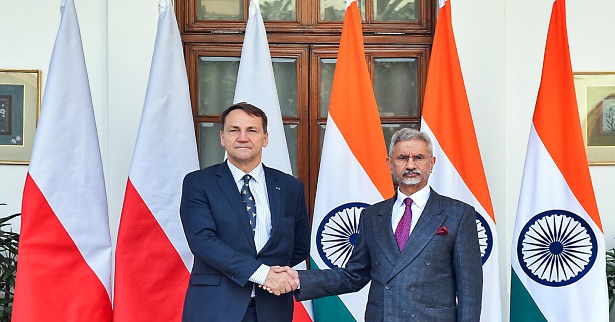 S Jaishankar: সন্ত্রাসে মদত নয়! পাকিস্তানকে হুঁশিয়ারি, পোল্যান্ডকে কী বার্তা জয়শঙ্করের?