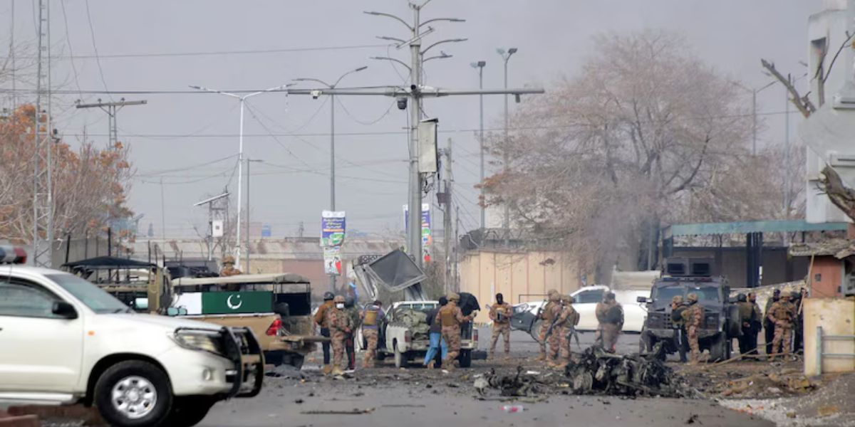 Baloch liberation Army: নারী ফিদায়িন, আইআইডি হামলায় বালুচ বিদ্রোহীরা ২০০ পাকিস্তানি সেনা কর্মীকে হত্যা করেছে