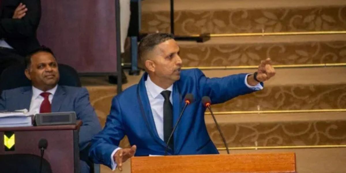 roots-are-pulling-mps-fiery-speech-in-hindi-in-parliament-social-media-flooded-with-praise