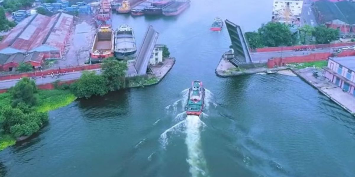 the-historic-bascule-bridge-at-shyam-prasad-mukherjee-port-is-being-rebuilt-at-a-cost-of-tk-117-crore