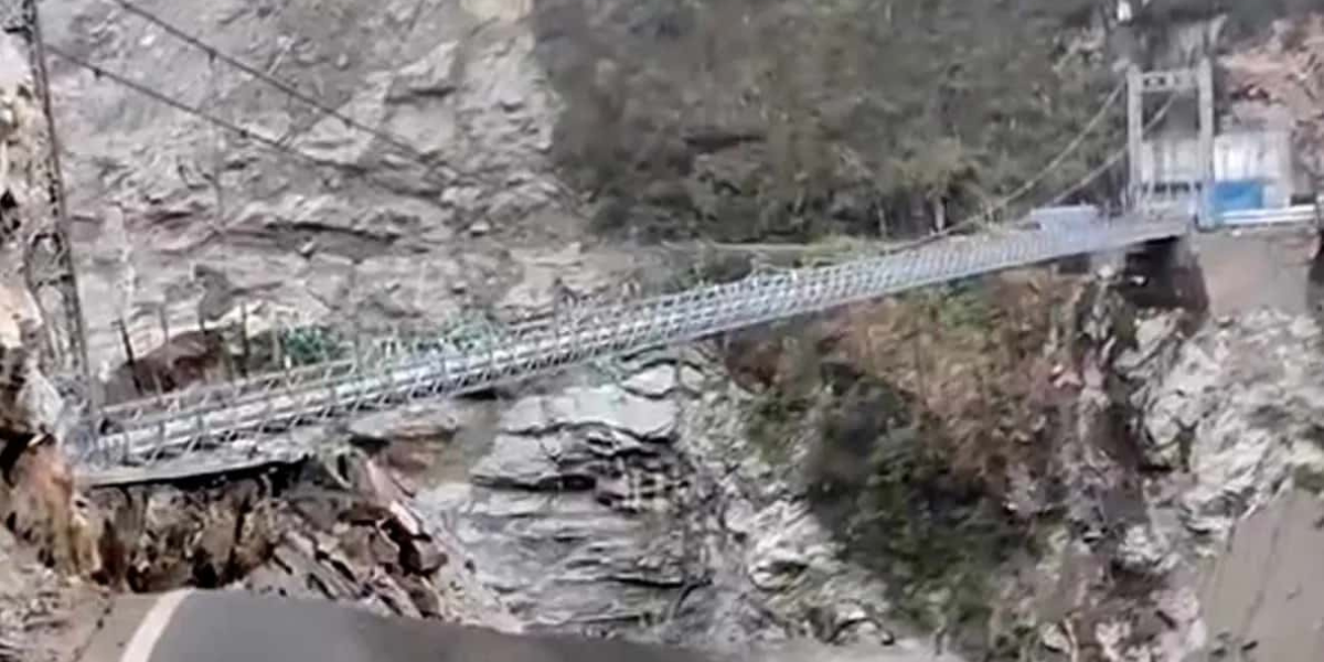 sikkim-news-devastating-landslide-in-sikkim-lachen-cut-off-over-1000-bengali-tourists-stranded