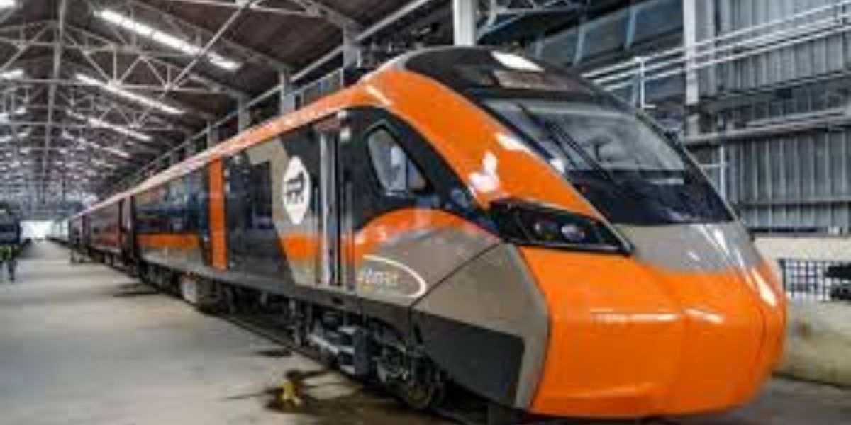 following-the-vande-bharat-the-next-target-is-a-speed-of-220-kmh-indian-railways-is-now-on-track-to-develop-two-new-even-faster-trains