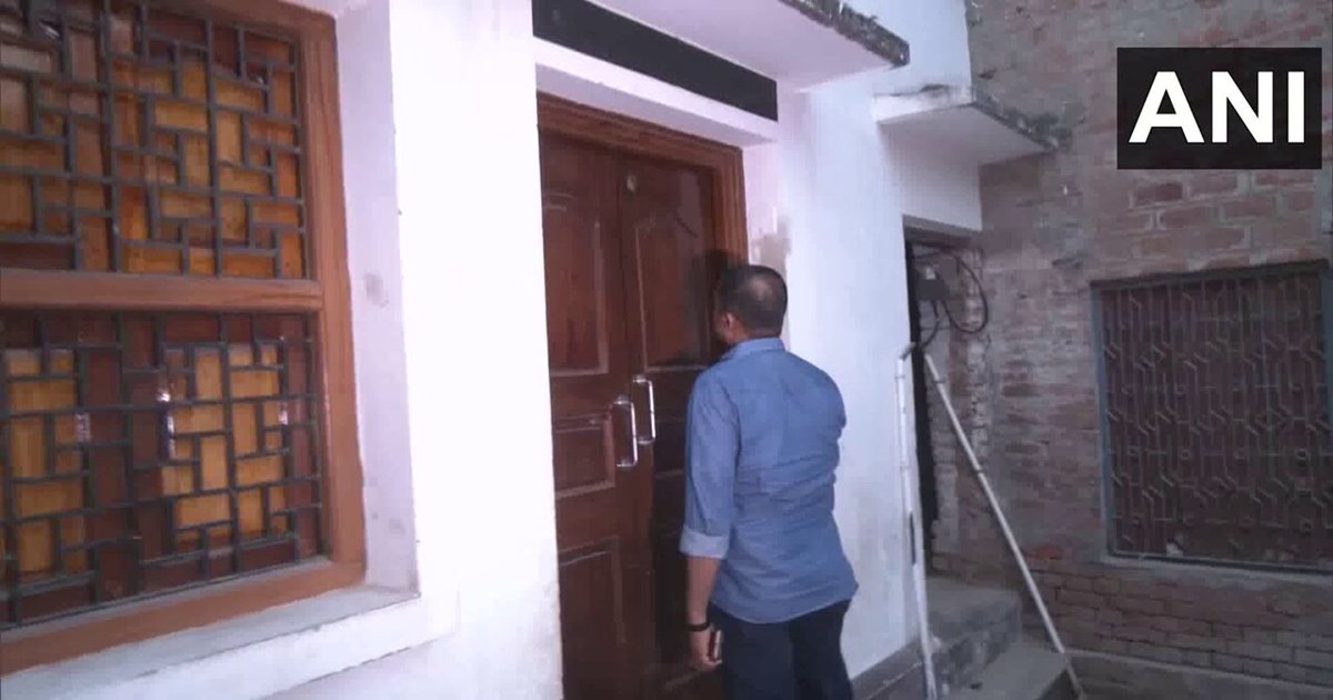 varanasi doctor arif ansari and his son under scanner as up ats raid their house