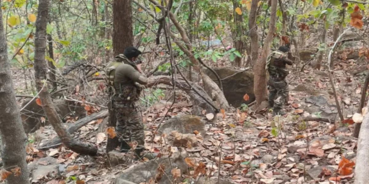 major-success-for-security-forces-in-jharkhand-four-killed-ncluding-maoist-sahadev-mahato-who-carried-a-1-5-million-rupee-bounty-on-his-head