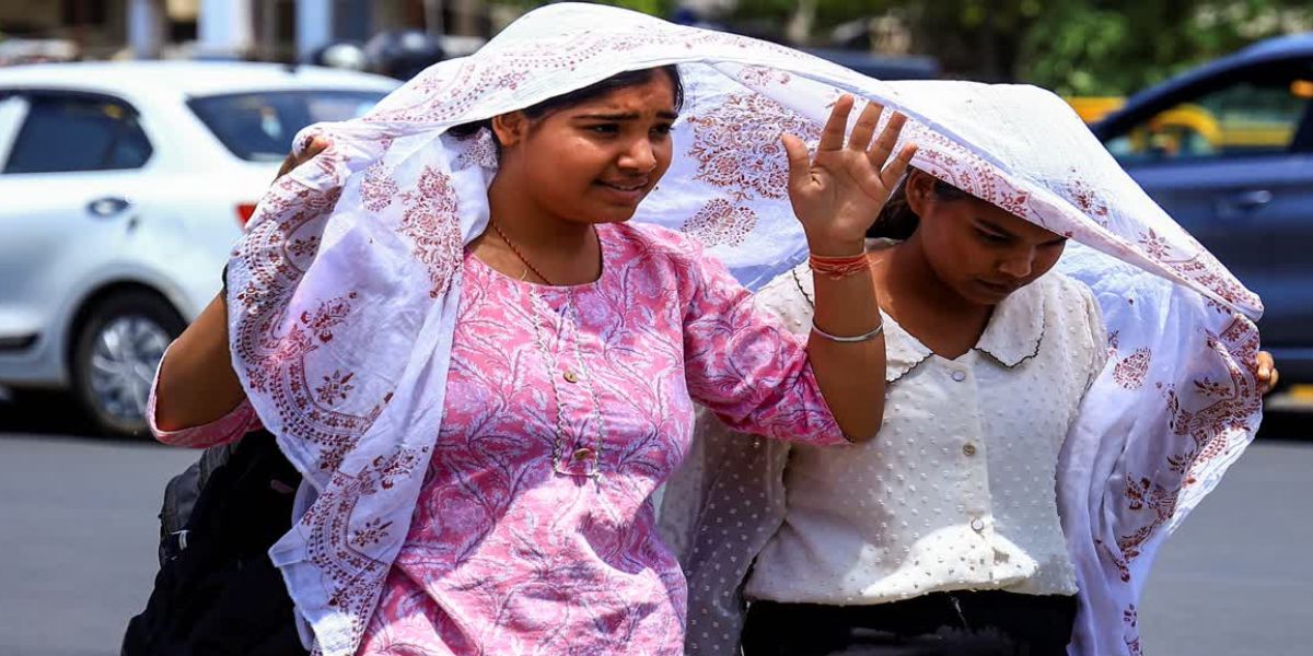 Weather Update: নির্বাচনের পারদের সঙ্গে পাল্লা দিয়ে ঊর্ধ্বমুখী তাপমাত্রা! প্রথম দফার ভোটের দিন কেমন থাকবে আবহাওয়া?