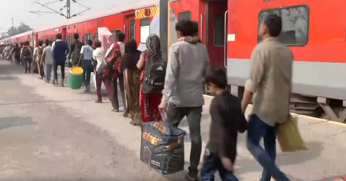 Migrant Workers: ভোট দিতে রাজ্যে ফিরছেন পরিযায়ী শ্রমিক-ভোটাররা, ট্রেন-বাসের ব্যবস্থা করেছে বিজেপি