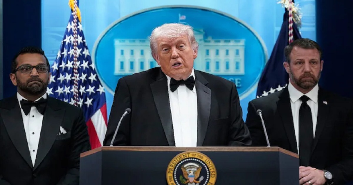 Donald trump manifesto white house correspondents dinner shooting