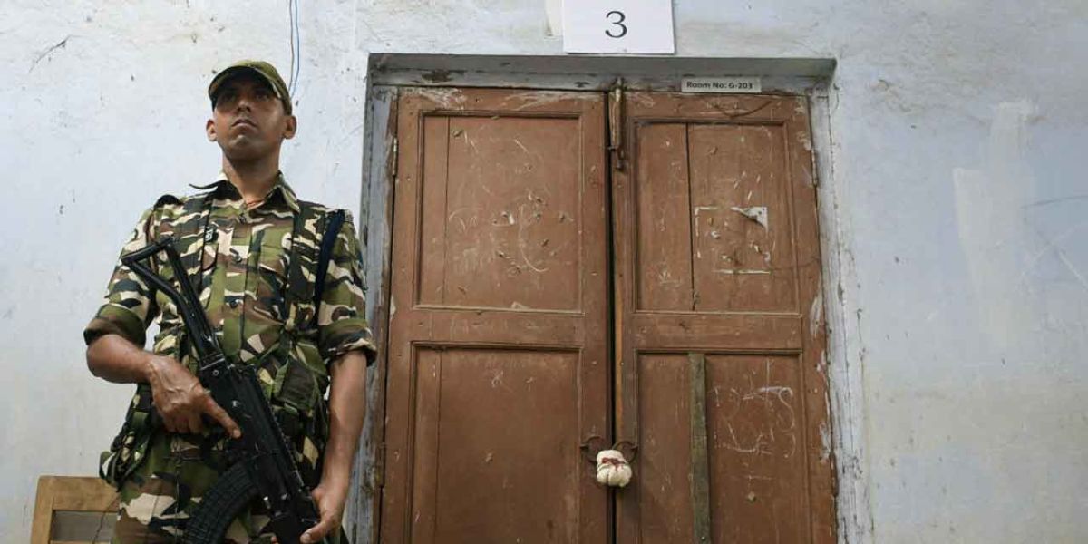 Election Commission India: ইভিএম রাখা স্ট্রং রুম ও গণনা কেন্দ্রগুলির সুরক্ষায় বিশাল বাহিনী মোতায়েন কমিশনের