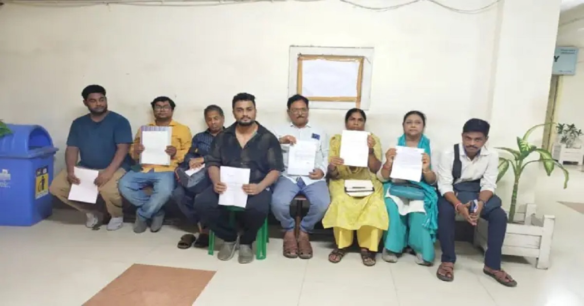 Diamond harbour municipality mass resignation 8 councilors corruption allegations