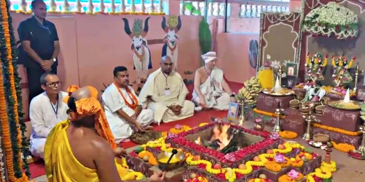 suvendu adhikari visiting mayapur for the first time since becoming chief minister suvendu adhikari performed cow worship and visited the temple on the very day of eid