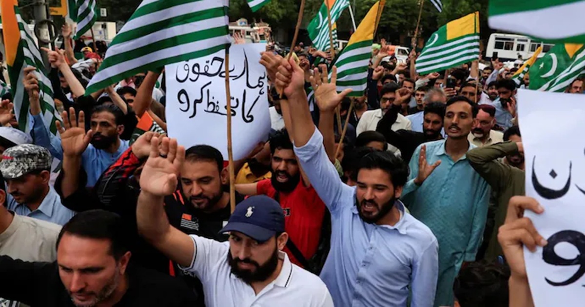 pakistan-occupied-kashmir-pok-violence-jaac-funeral-protest-rawalakot-clash-pak-forces-firing-many-dead
