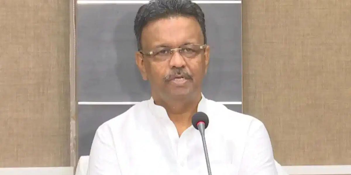 firhad hakim fir lodged against kolkata mayor firhad ahakim for allegedly hurting religious sentiments