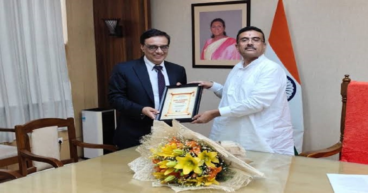 singapore-based-bengali-businessman-prasun- mukherjee-meets-suvendu-adhikari-at-nabanna
