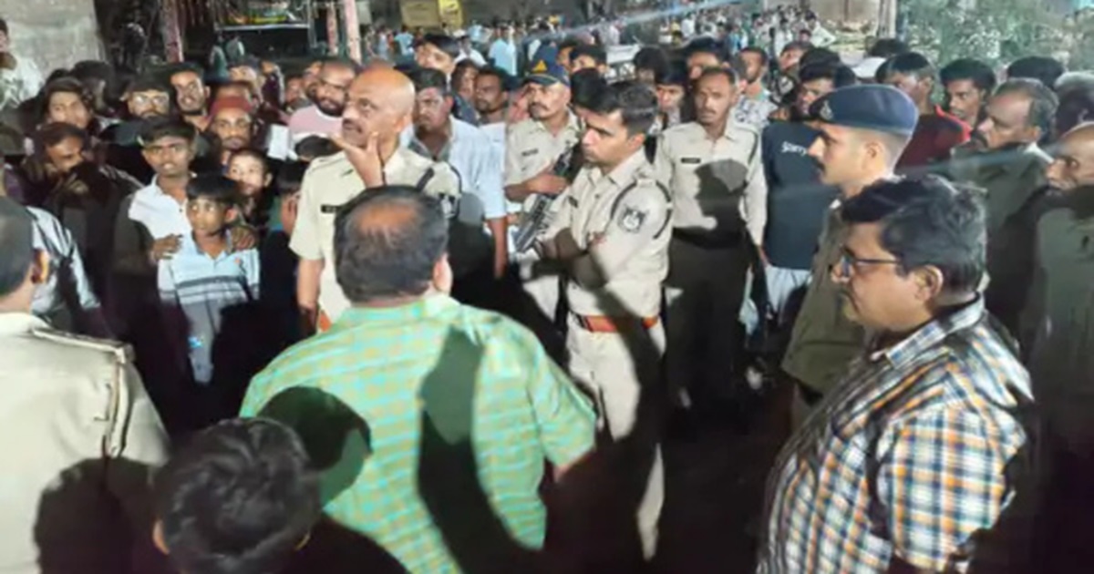madhya pradesh tazia hits high-voltage power line during muharram procession