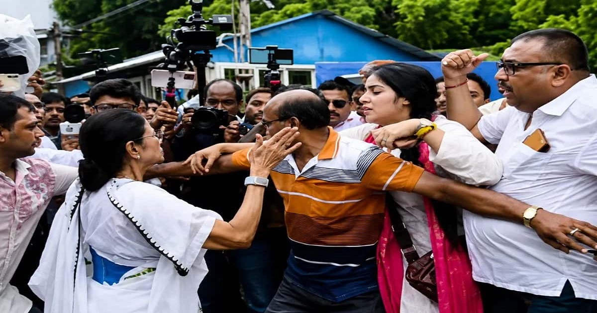 mamata-banerjee-slaps-man-loses-temper-during-public-event