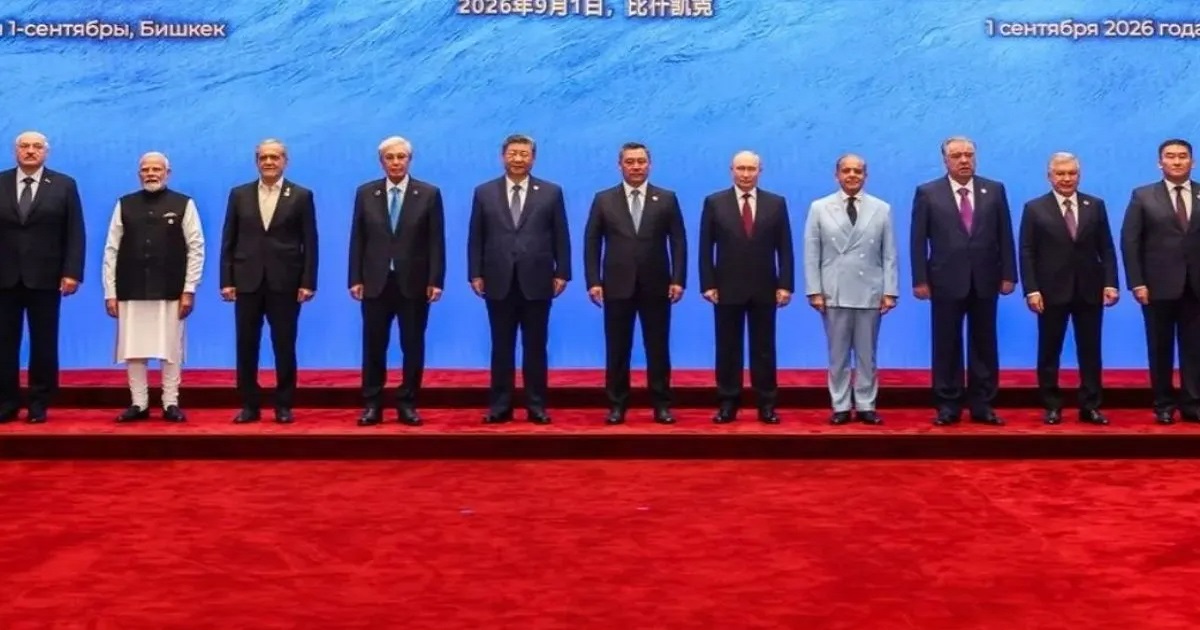 eknath-shinde-mj-akbar-slam-pakistan-pm-modi-sco-group-photo