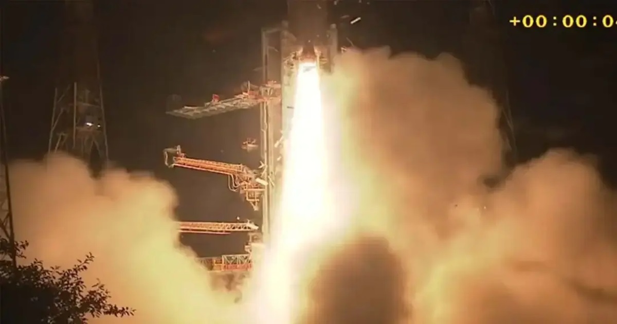isro satellite launch gslv f17 delivers gisat 17 into orbit india gets new eyes in space