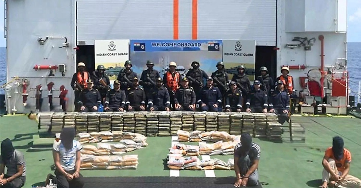 indian-coast-guard-arabian-sea-3000-crore-drug-bust-526-kg-heroin-methamphetamine-5-pak-nationals-arrested