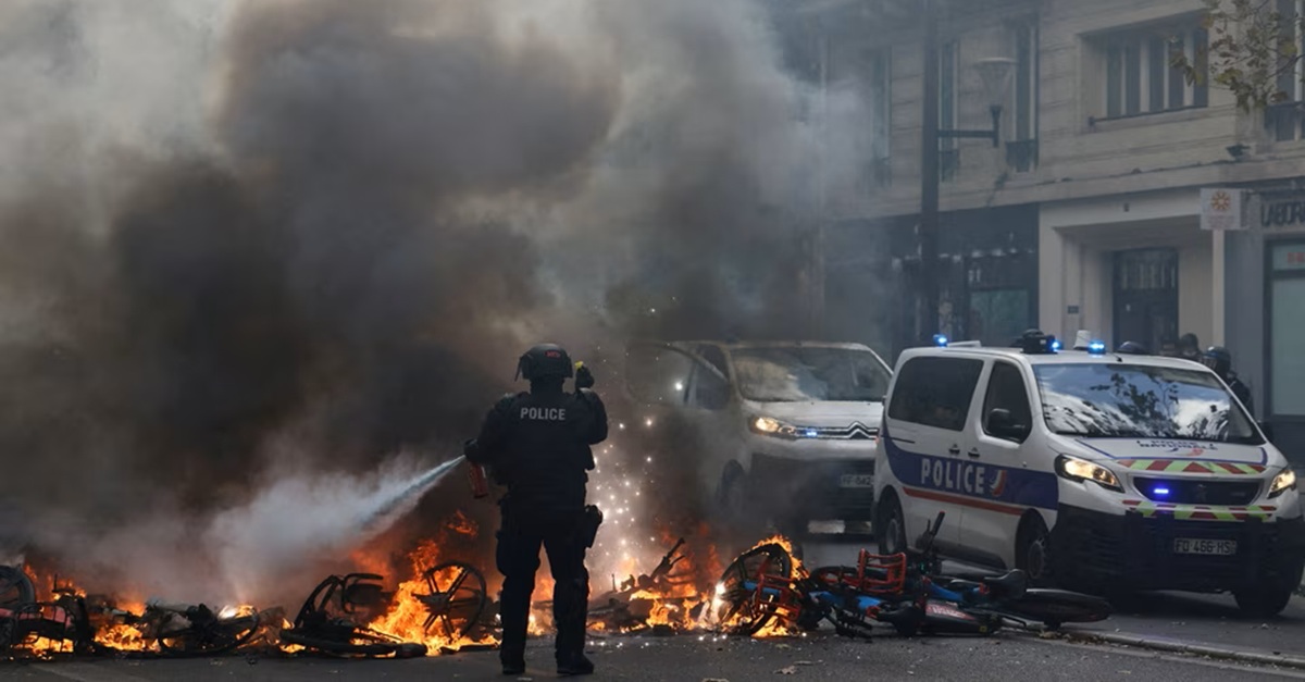 France Protests: ফ্রান্সে হিংসাত্মক বিক্ষোভ, ভারতীয়দের জন্য দূতাবাসের সতর্কবার্তা! প্যারিস-সহ একাধিক শহরে কার্ফু