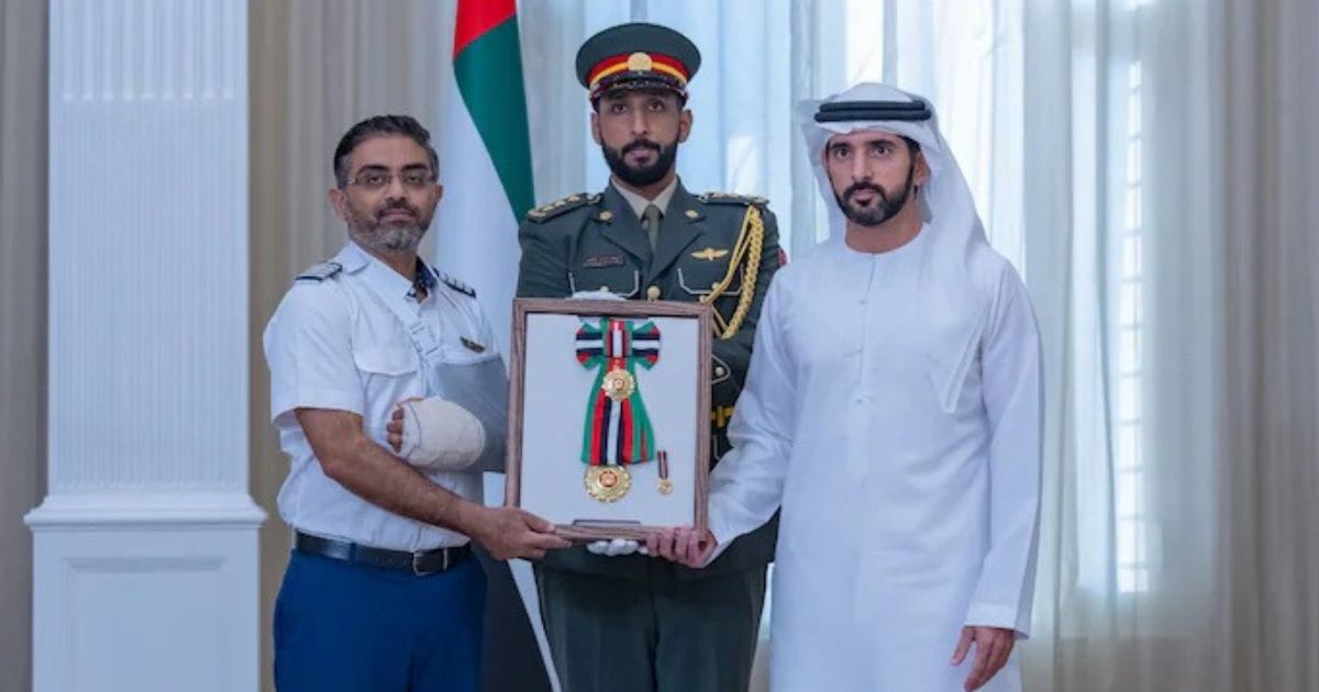 UAE Honours Indian Captain: ককপিটে হামলার মুখেও অসীম সাহসিকতা! ভারতীয় পাইলট স্মিত মাচ্ছরকে সম্মান জানাল আমিরশাহি