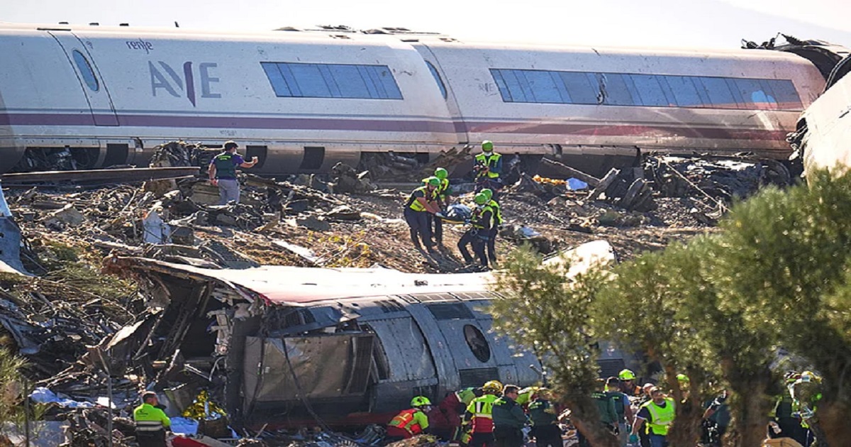 spain-train-crash-68-killed-union-seeks-minister-resignation